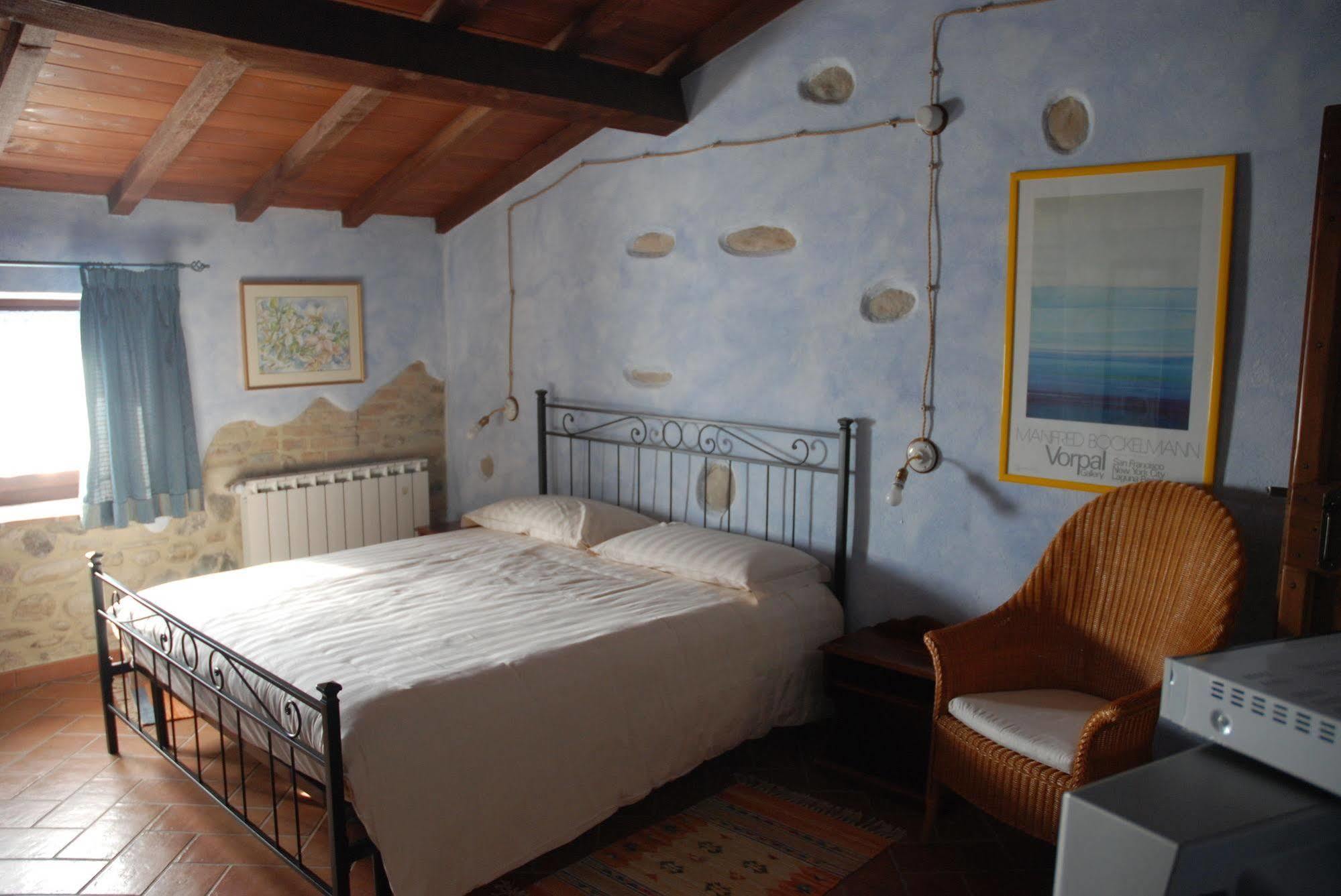 Agriturismo Goccia Di Luna 艾姆波蒂德 外观 照片