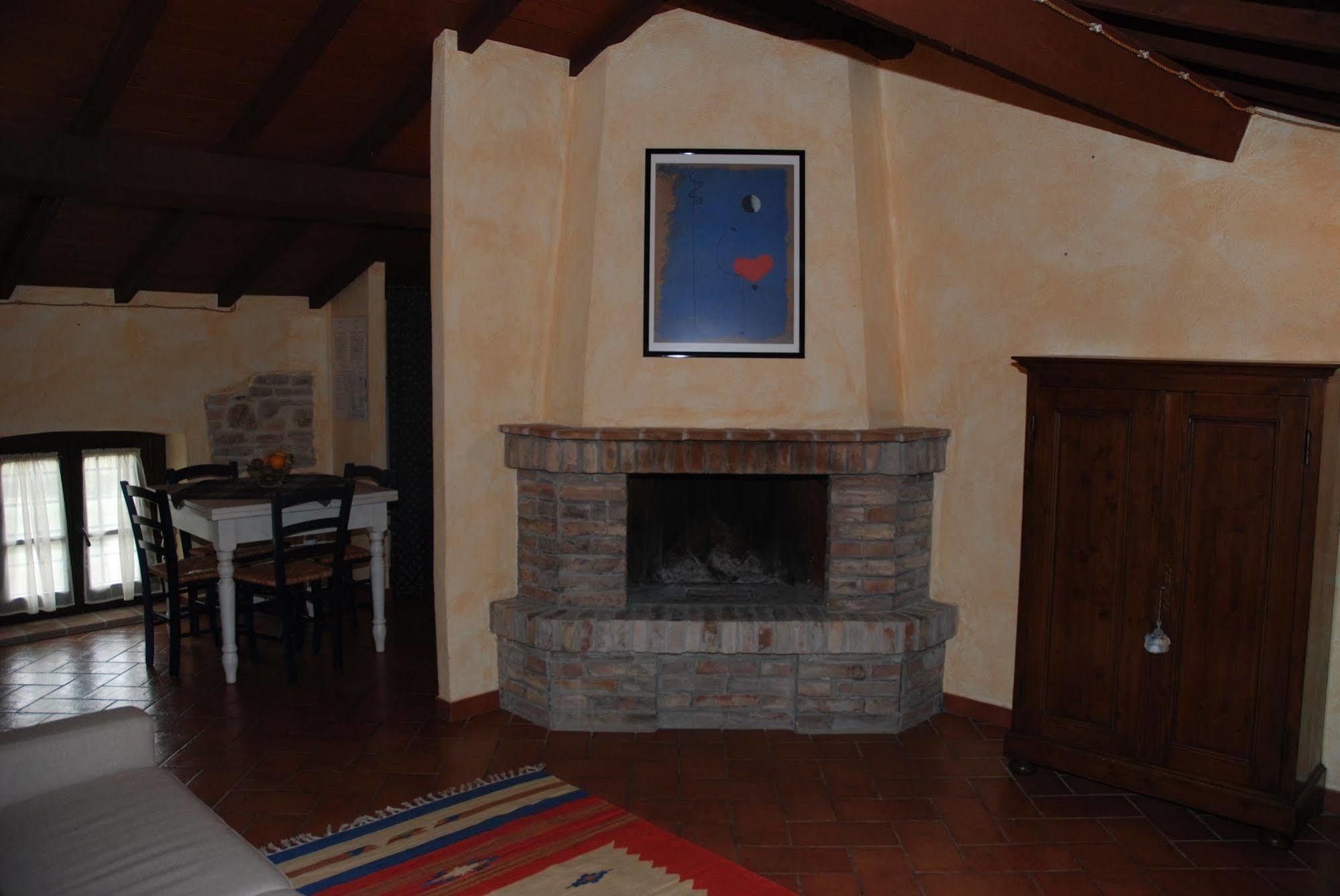 Agriturismo Goccia Di Luna 艾姆波蒂德 外观 照片
