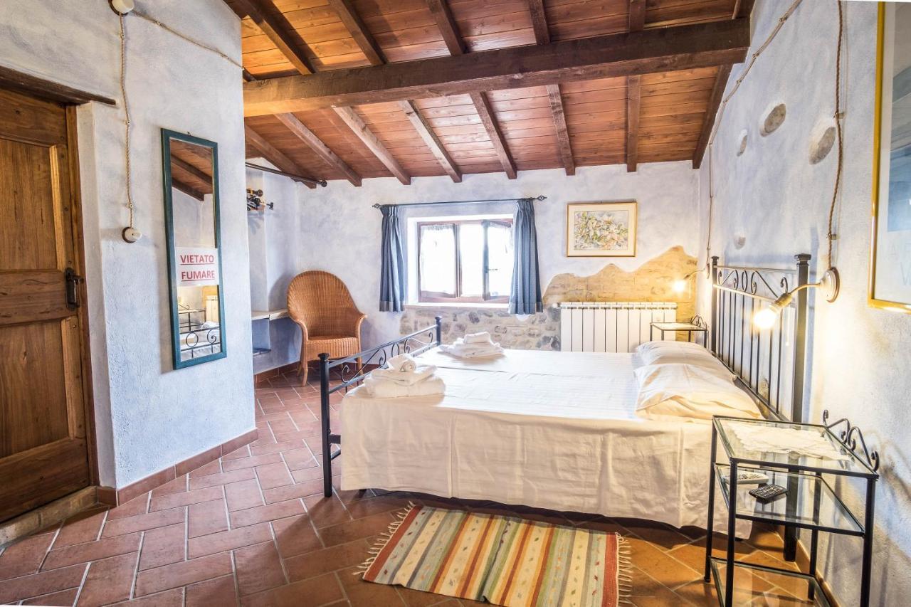 Agriturismo Goccia Di Luna 艾姆波蒂德 外观 照片